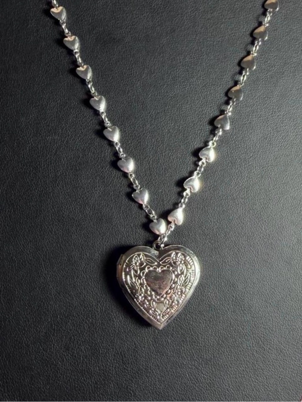 Vintage-Style Engraved Silver Heart Locket with Tiny Hearts Link Chain 🩶LAST ONE